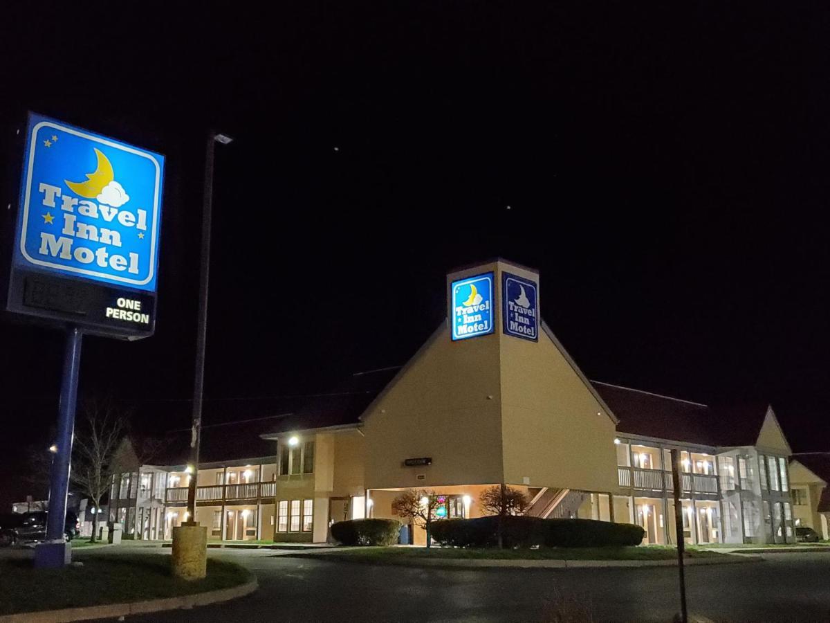 Travel Inn Motel Hartford Bagian luar foto