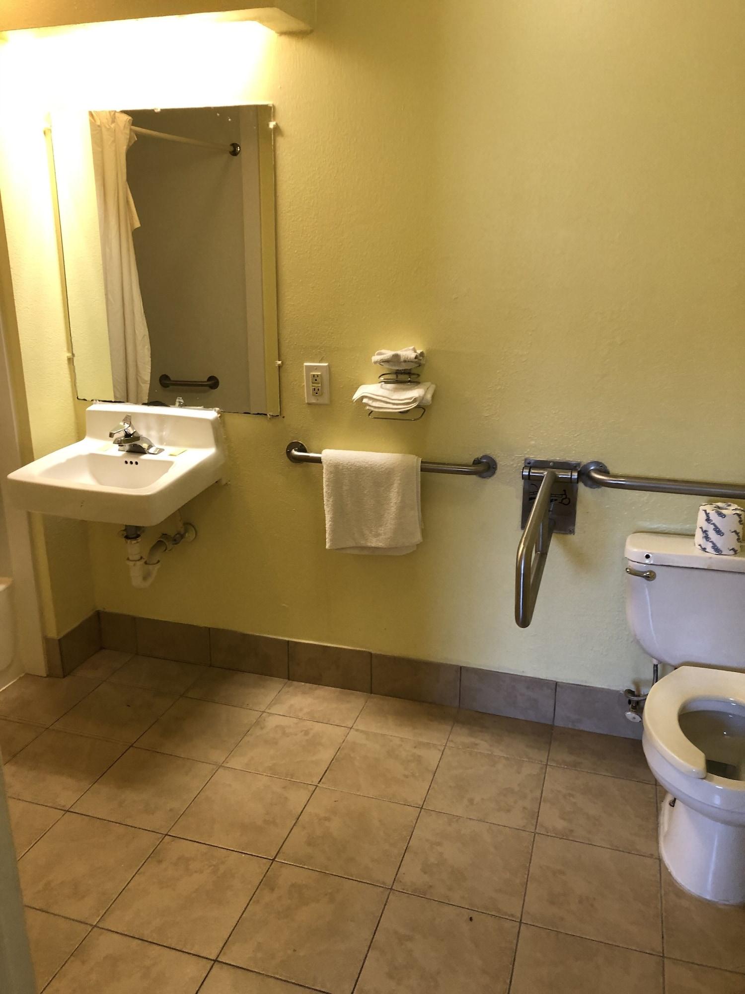 Travel Inn Motel Hartford Bagian luar foto