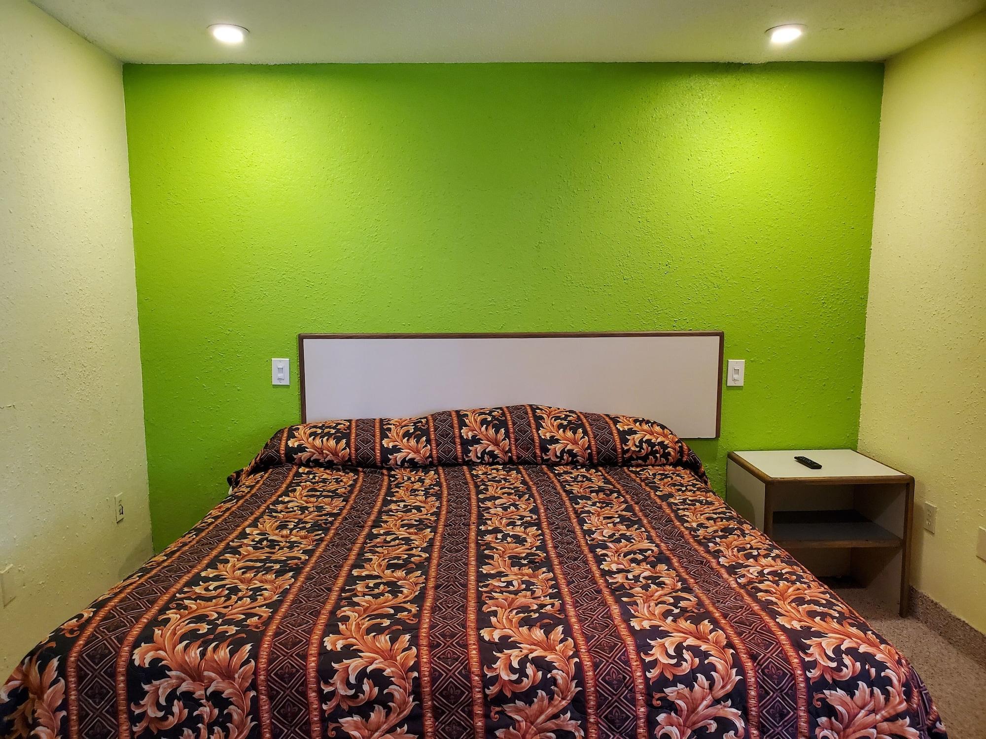 Travel Inn Motel Hartford Bagian luar foto
