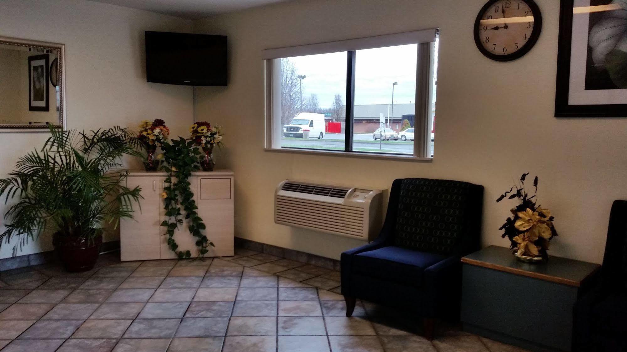 Travel Inn Motel Hartford Bagian luar foto