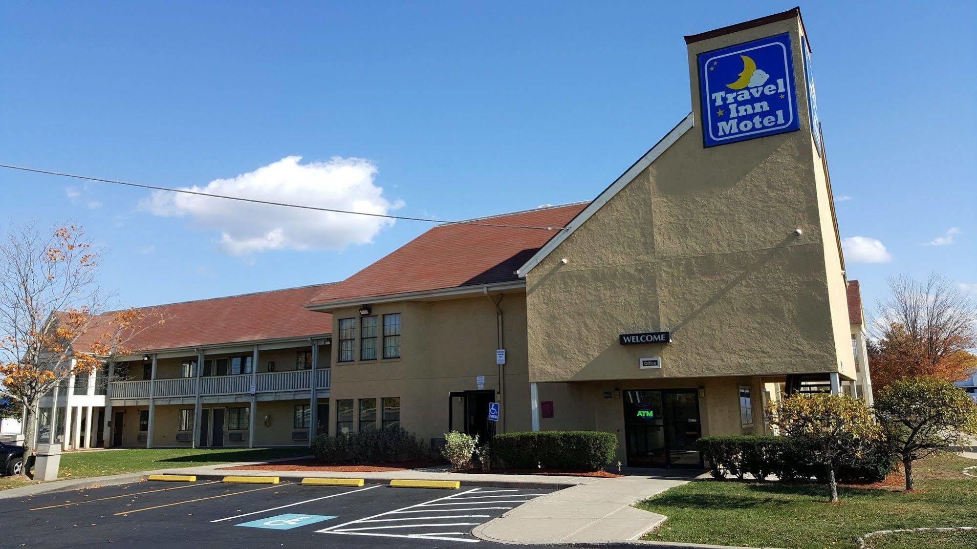 Travel Inn Motel Hartford Bagian luar foto